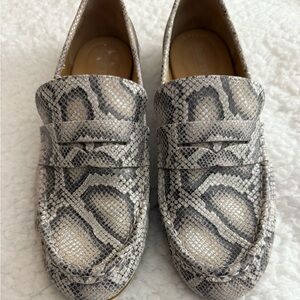 Born snakeskin Textured Loafers